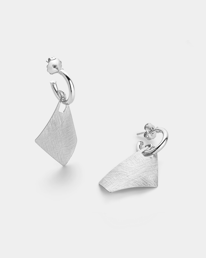 Vogue earrings in matte brushed finishing in Silver 925