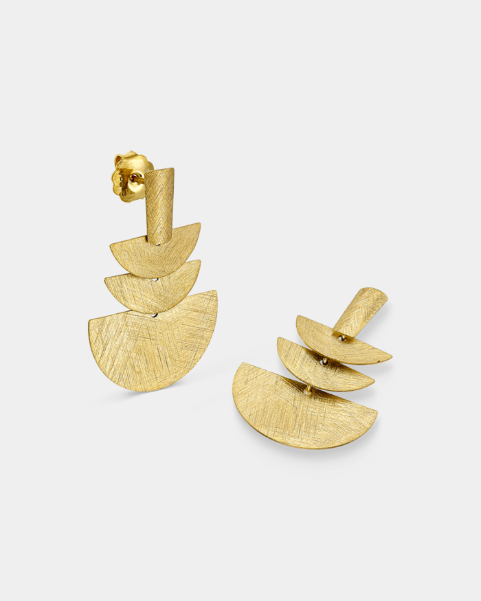 Vogue earrings with layered semicircles and a matte finish in gold-plated Silver 925